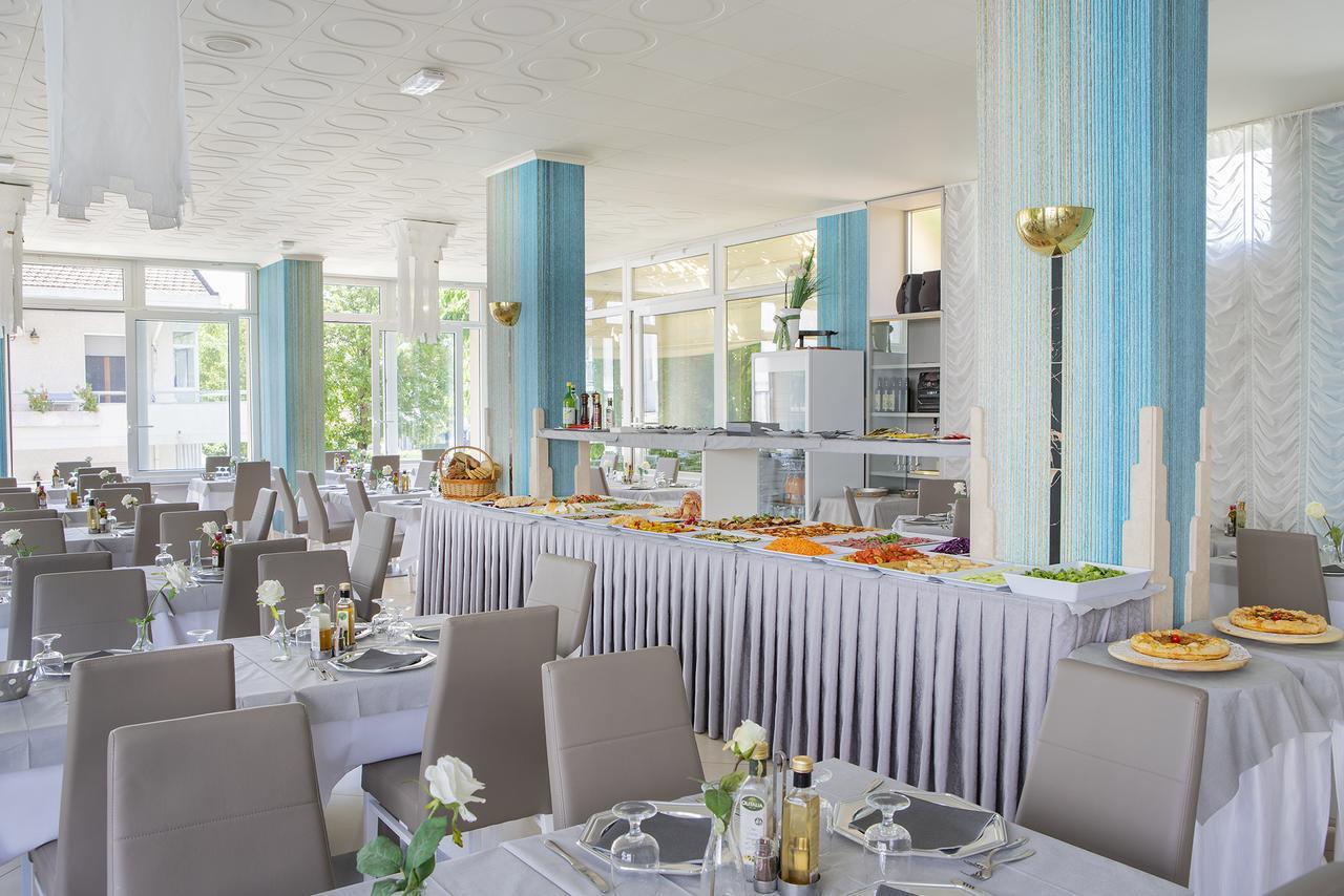 Hotel Pacific Cattolica Exterior photo